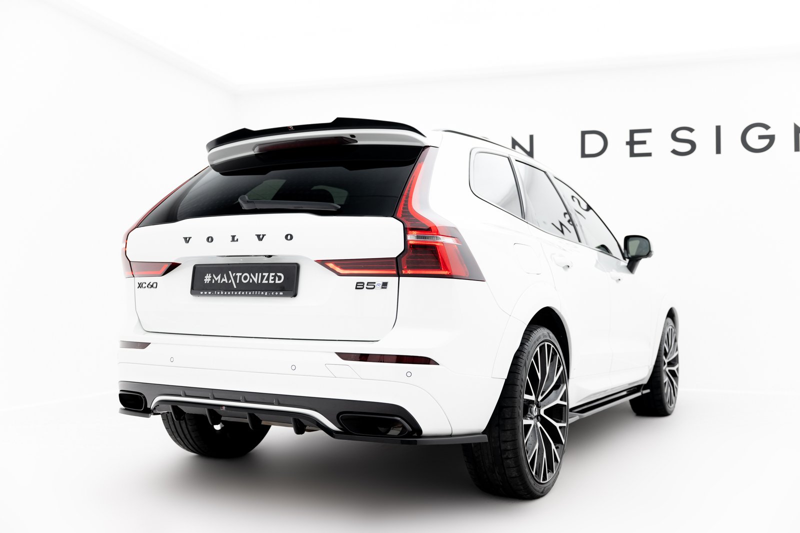 Splitter Trasero (with vertical bars) Volvo XC60 Mk2 R-Design