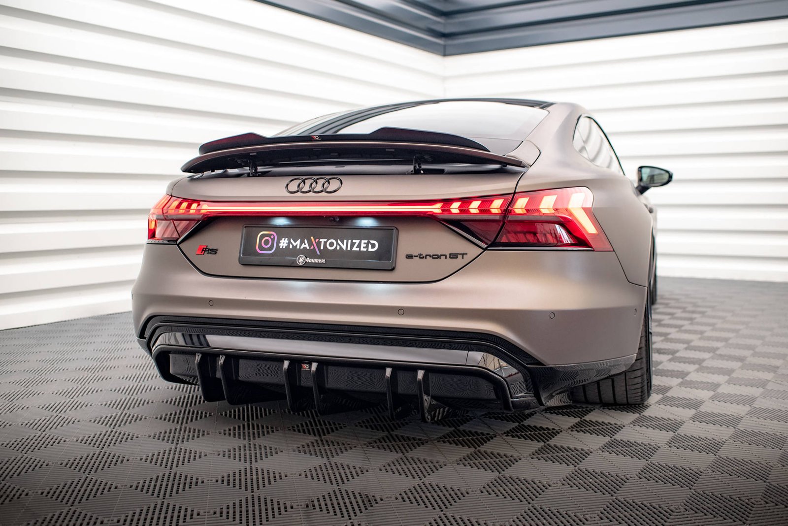 Faldón Trasero Audi e-Tron GT / RS GT Mk1