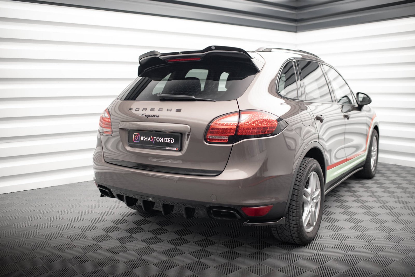Faldón Trasero Porsche Cayenne Turbo / Standard Mk2
