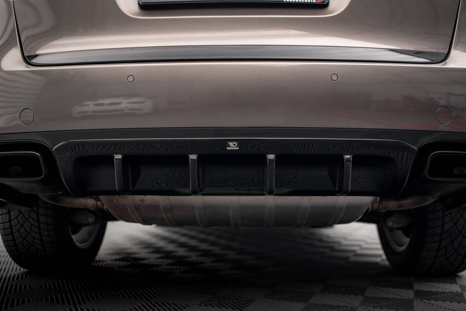 Faldón Trasero Porsche Cayenne Turbo / Standard Mk2 - Imagen 5