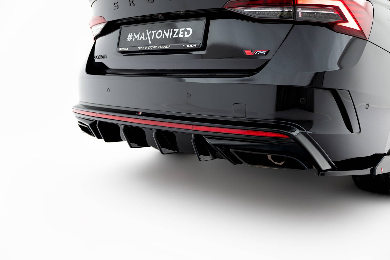 Faldón Trasero Skoda Octavia RS Mk4 - Imagen 8