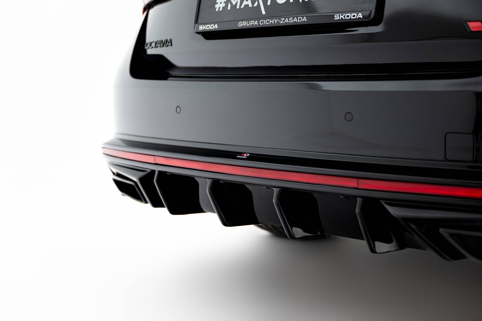 Faldón Trasero Skoda Octavia RS Mk4 - Imagen 9