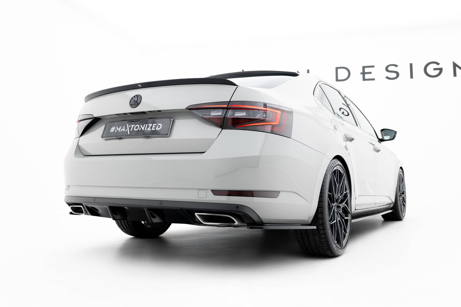Faldón Trasero Skoda Superb Liftback / Combi Mk3 - Imagen 3