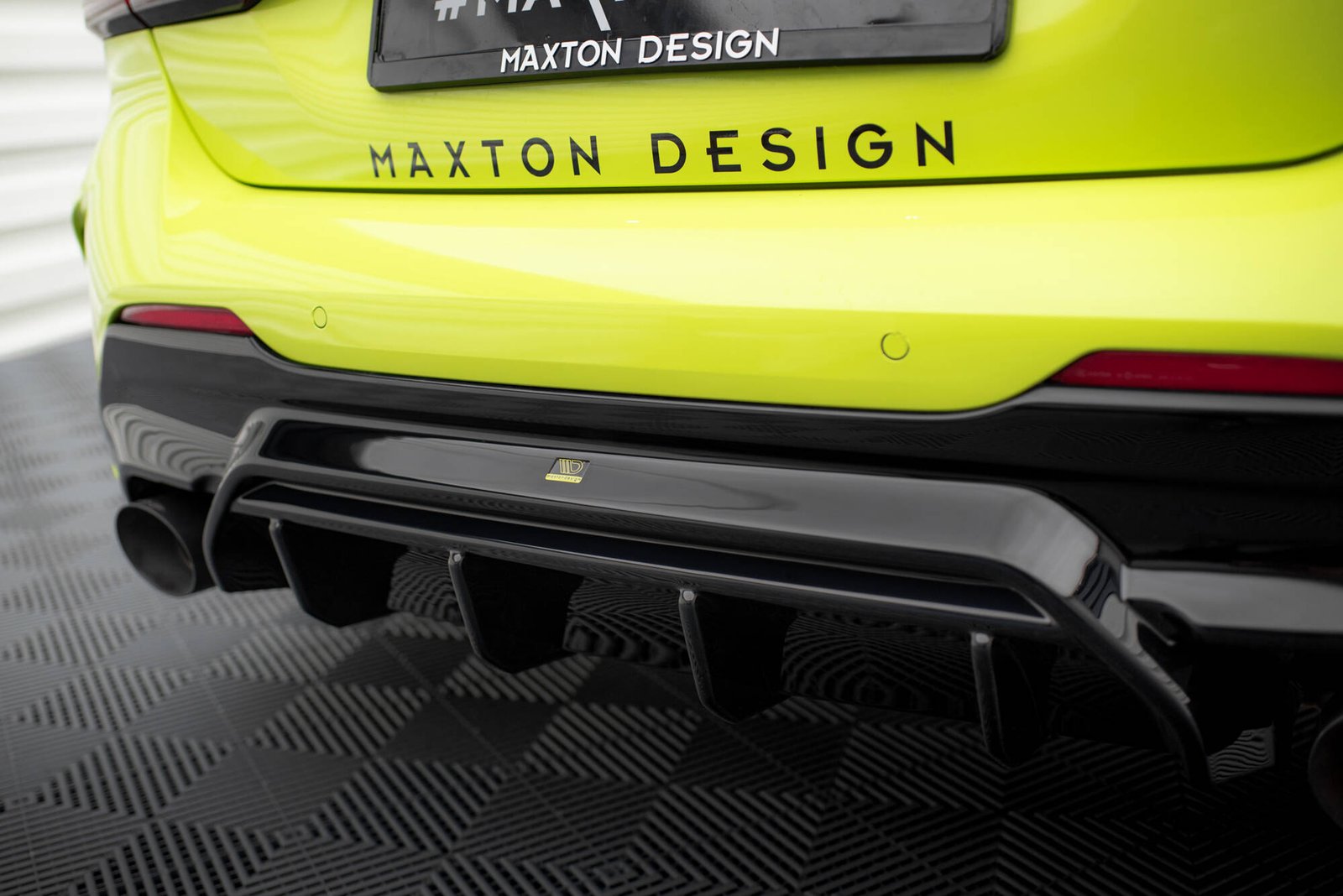 Faldón Trasero for BMW 1 M-Pack/ M135i / 128ti F40 - Imagen 3