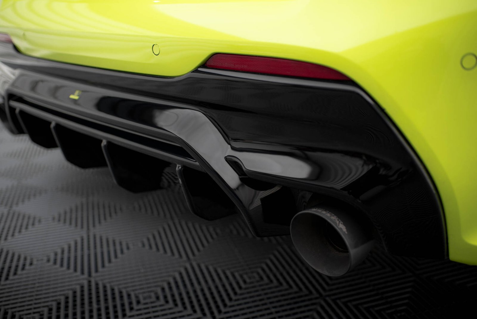 Faldón Trasero for BMW 1 M-Pack/ M135i / 128ti F40 - Imagen 4