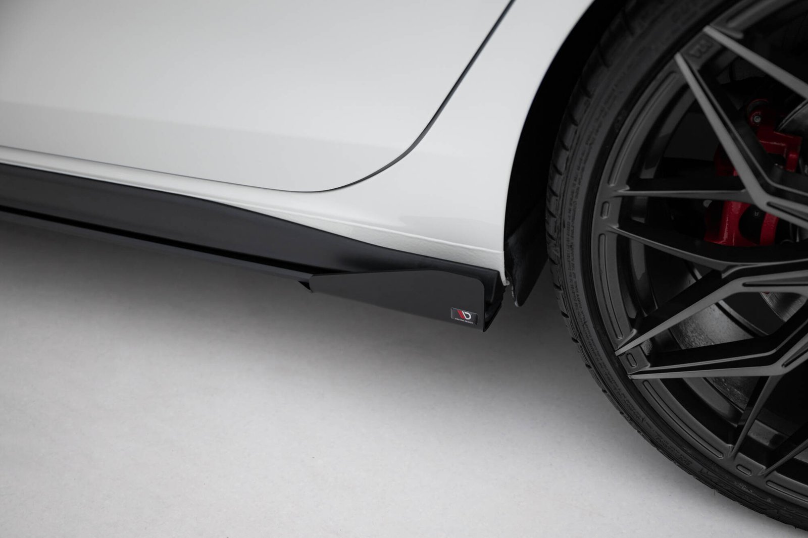 Side Flaps Aerodinámicos Volkswagen Golf GTI / GTE / GTI Clubsport / R-Line Mk8 - Imagen 3