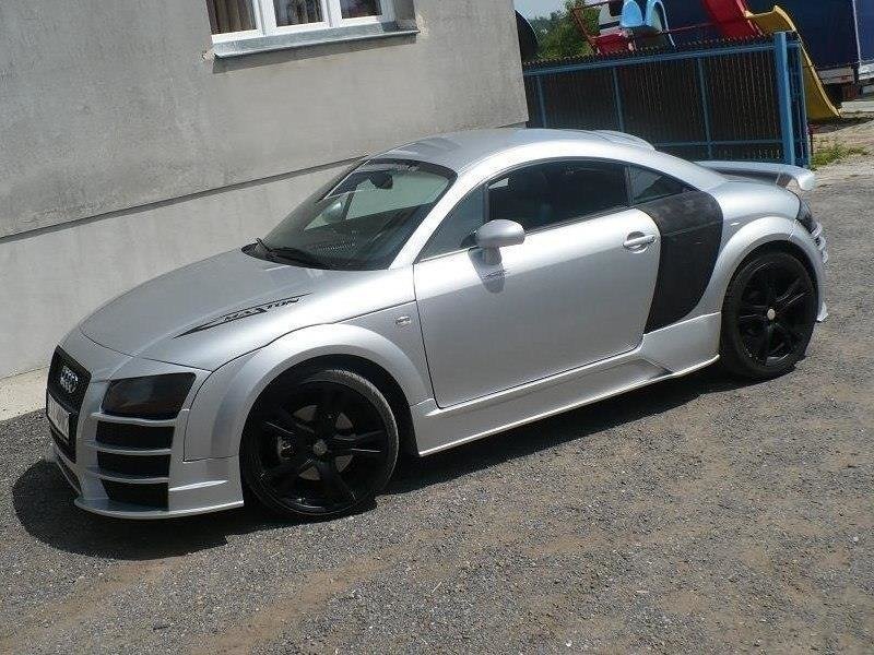 Faldones Laterales Audi TT 8N (R8 Look)