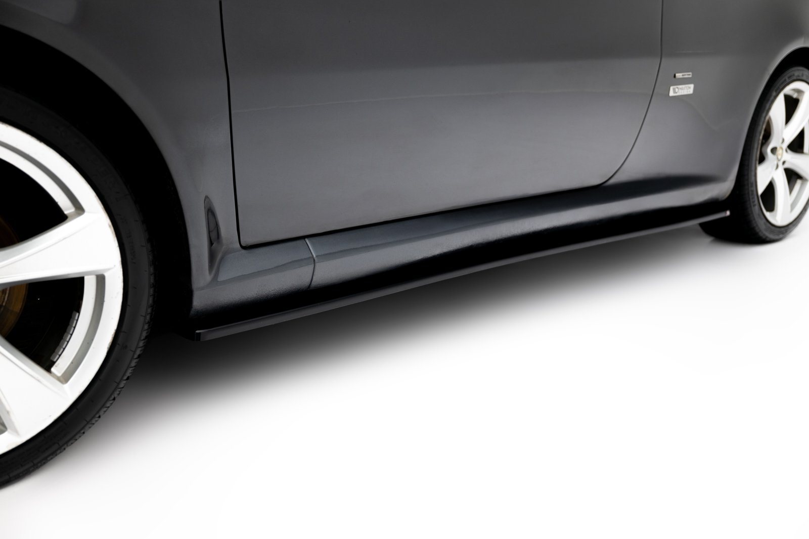 Faldones Laterales con Difusor Alfa Romeo GT