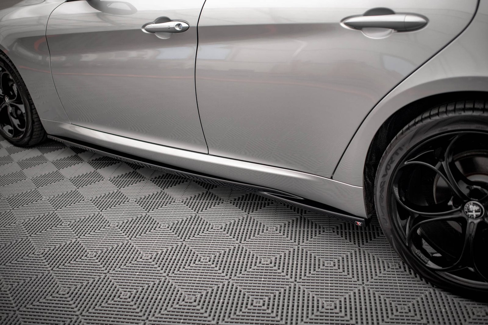Faldones Laterales con Difusor Alfa Romeo Giulia Sport - Imagen 2