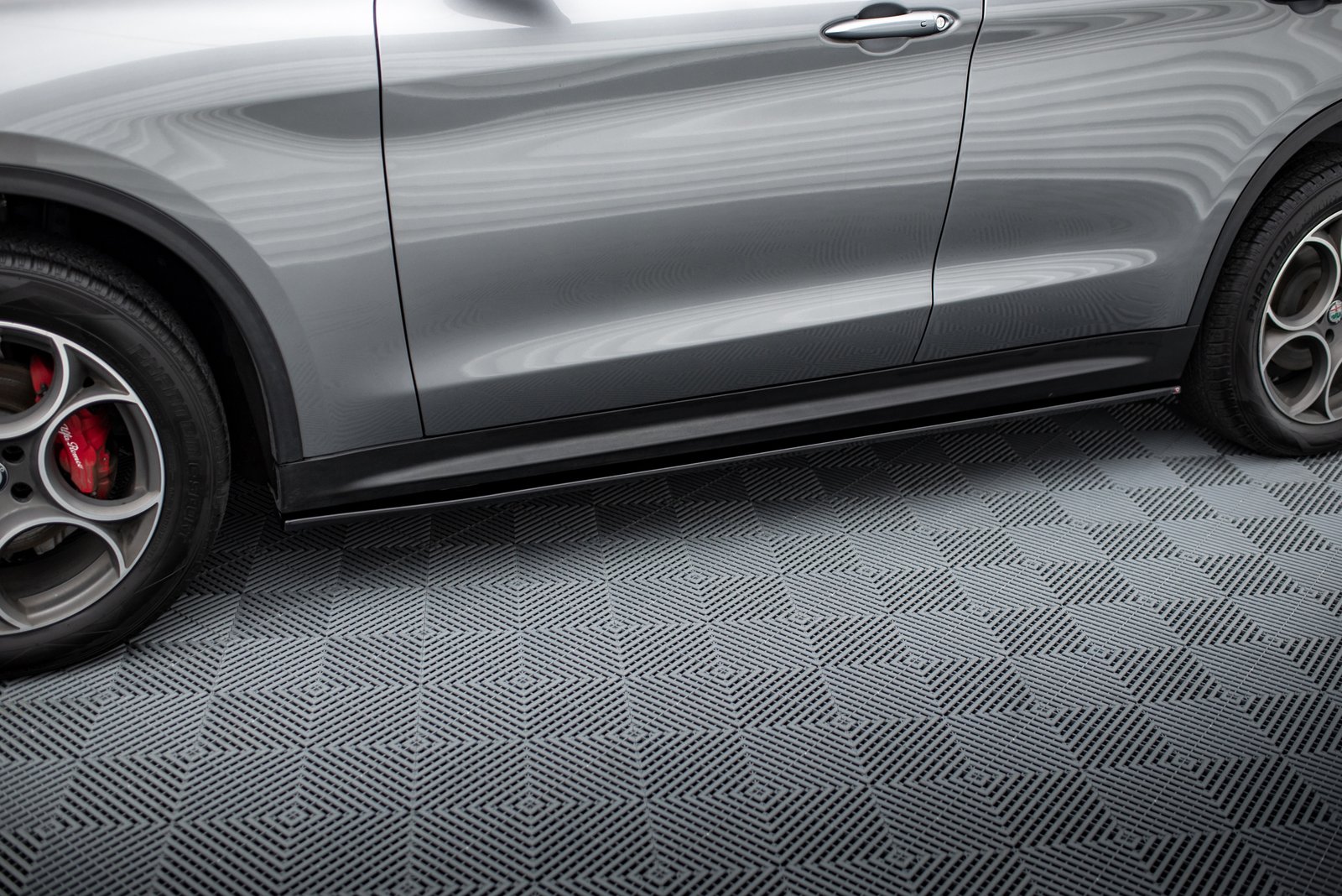 Faldones Laterales con Difusor Alfa Romeo Stelvio Mk1