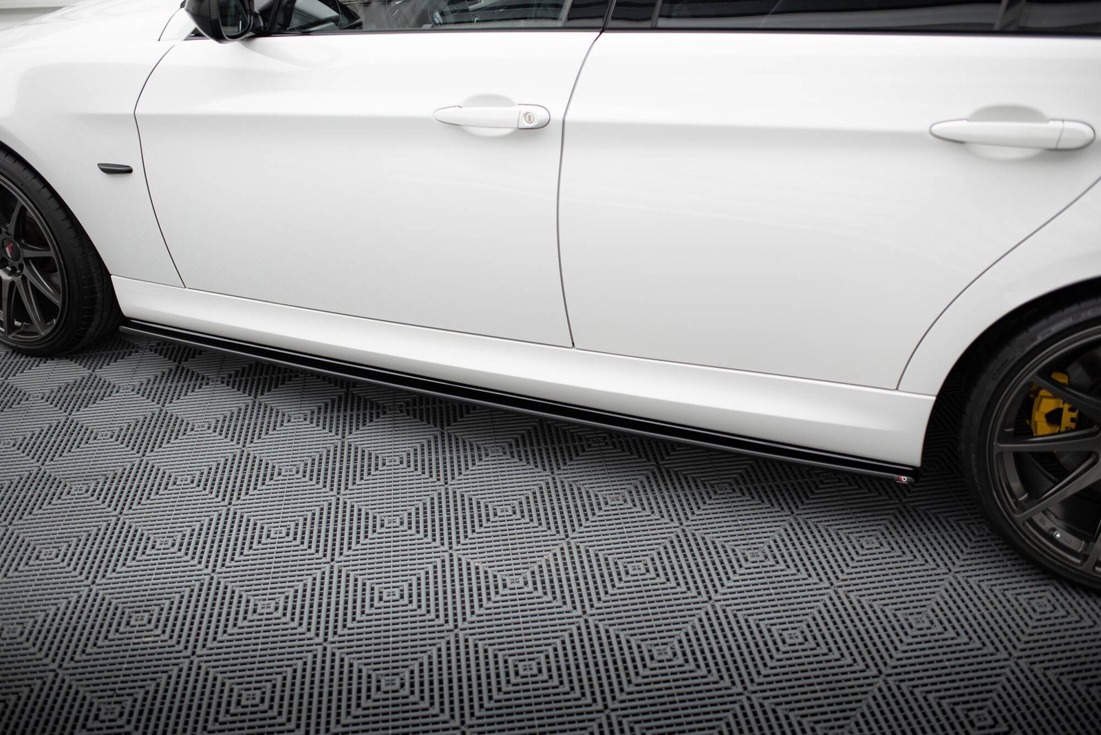 Faldones Laterales con Difusor BMW 3 M-Pack Sedan / Touring E90 / E91 - Imagen 3