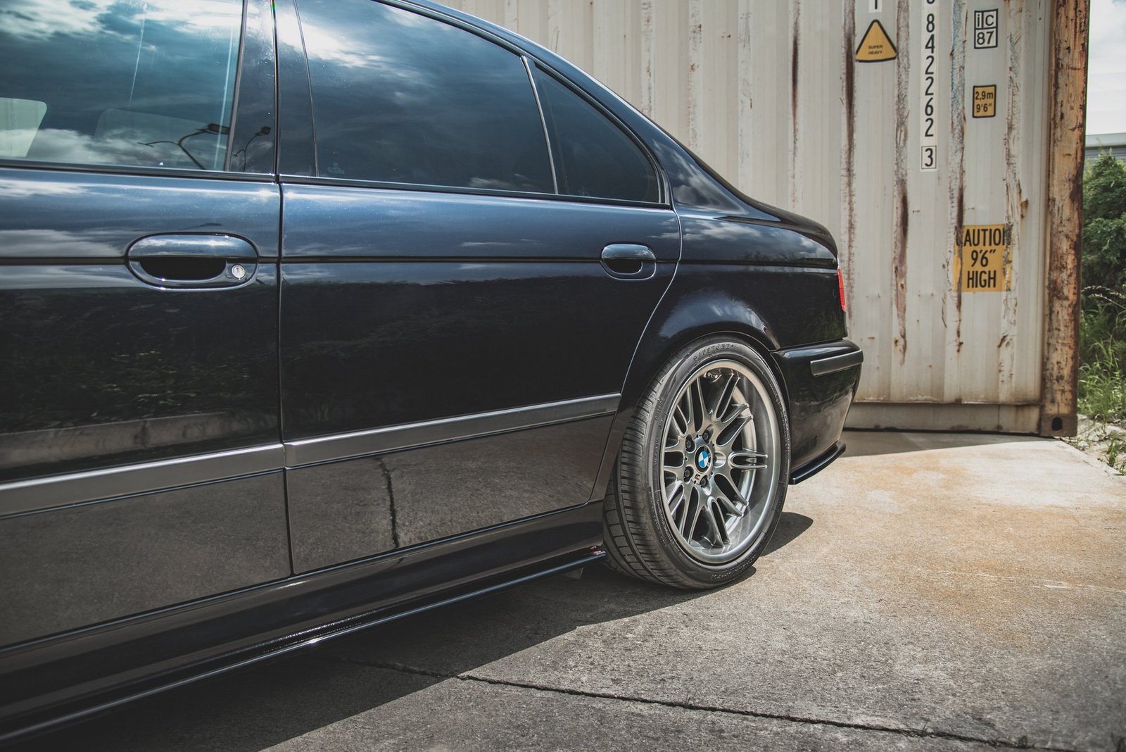 Faldones Laterales con Difusor BMW M5 / 5 M-Pack E39 - Imagen 3