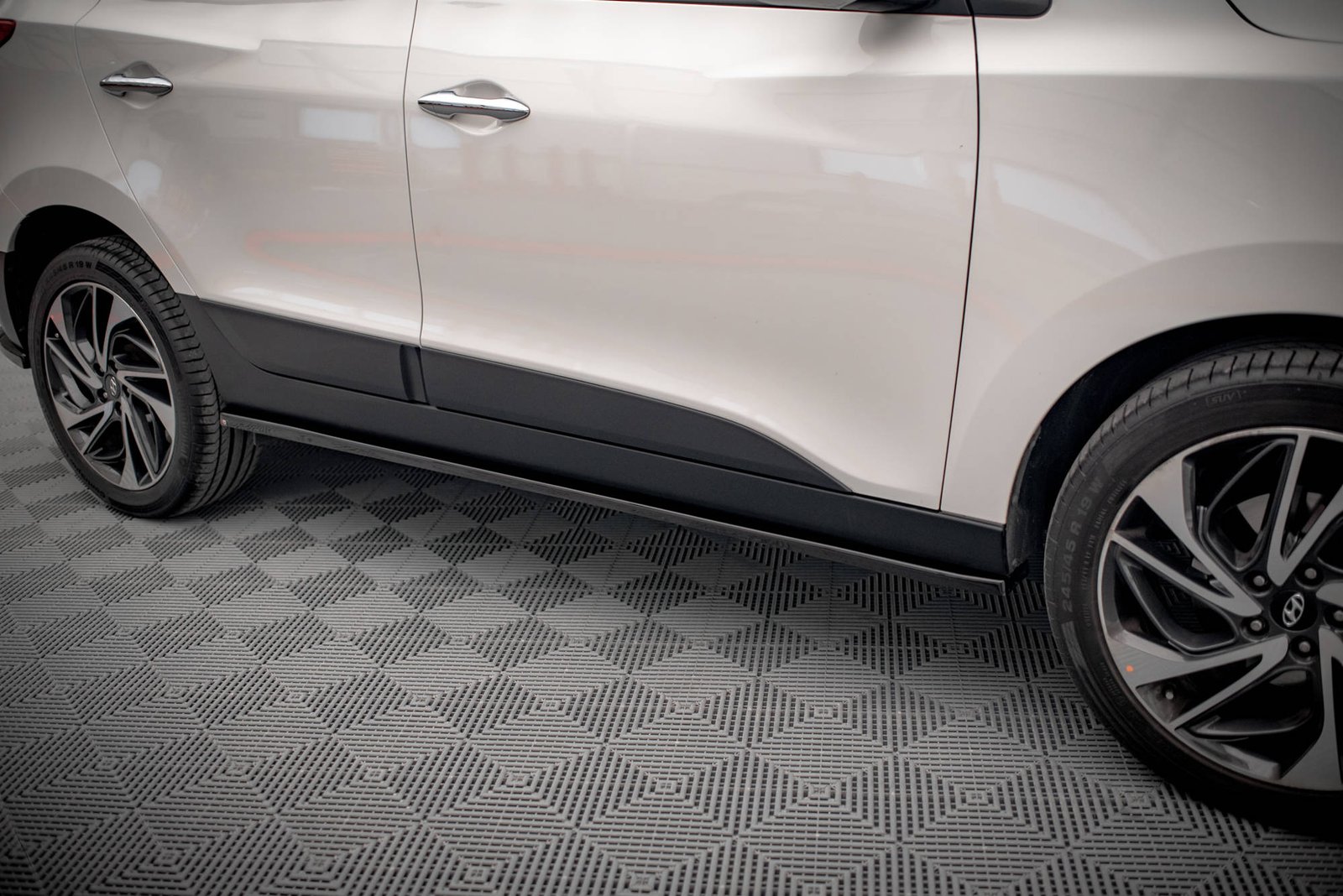 Faldones Laterales con Difusor Hyundai ix35 Mk1 - Imagen 2