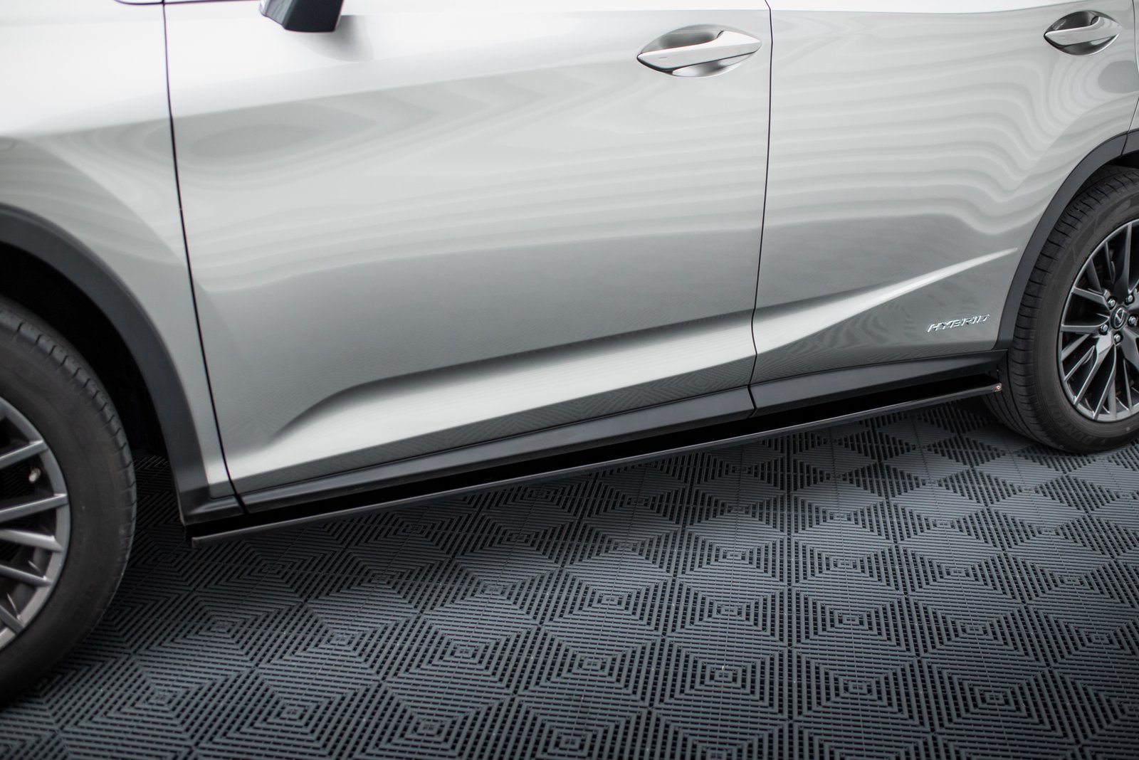 Faldones Laterales con Difusor Lexus RX Mk4