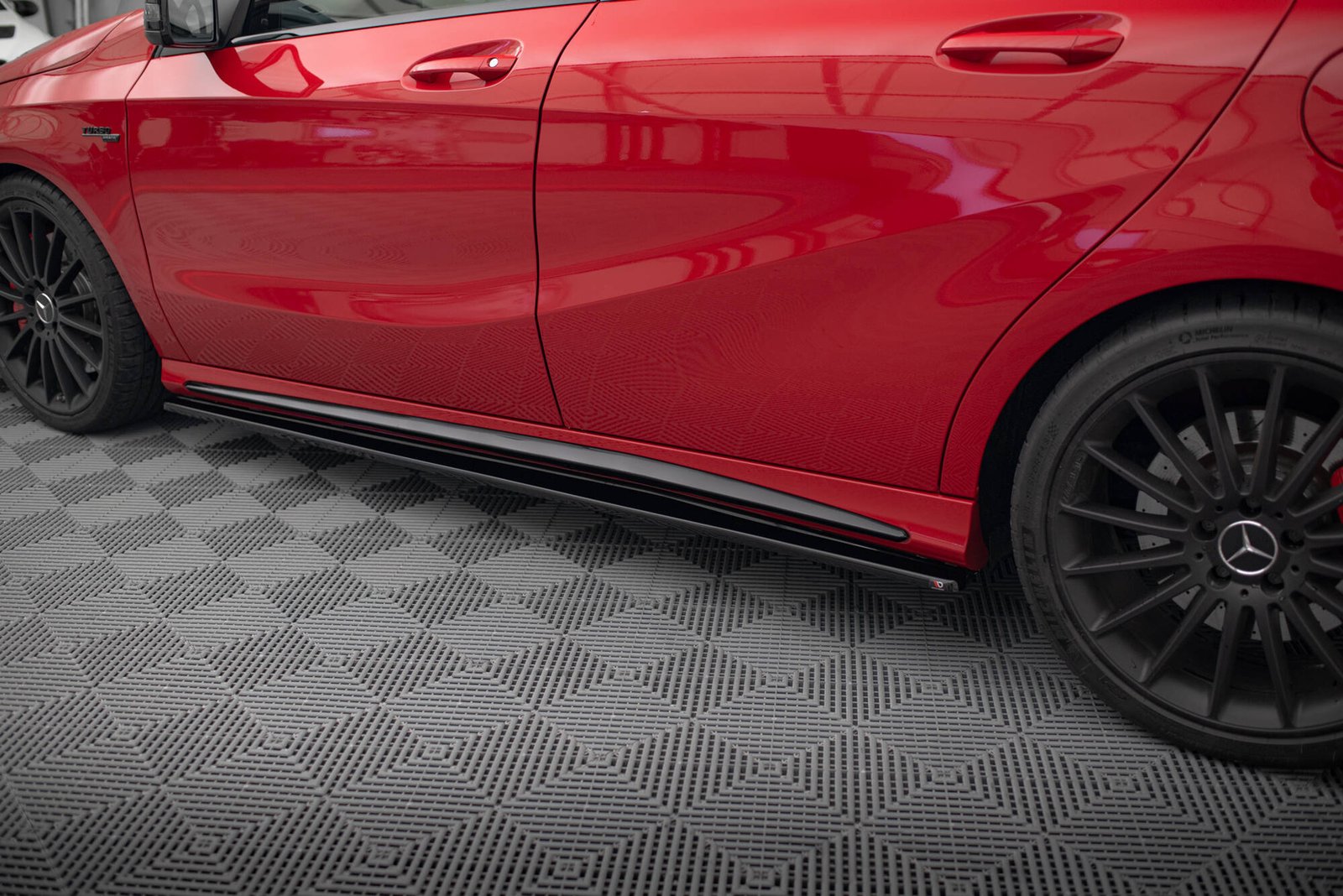 Faldones Laterales con Difusor Mercedes A W176/ CLA 117 AMG/ CLA 117 AMG Line Facelift - Imagen 2