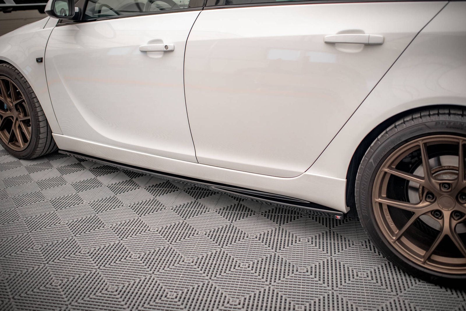 Faldones Laterales con Difusor Opel Insignia Mk. 1 OPC - Imagen 5