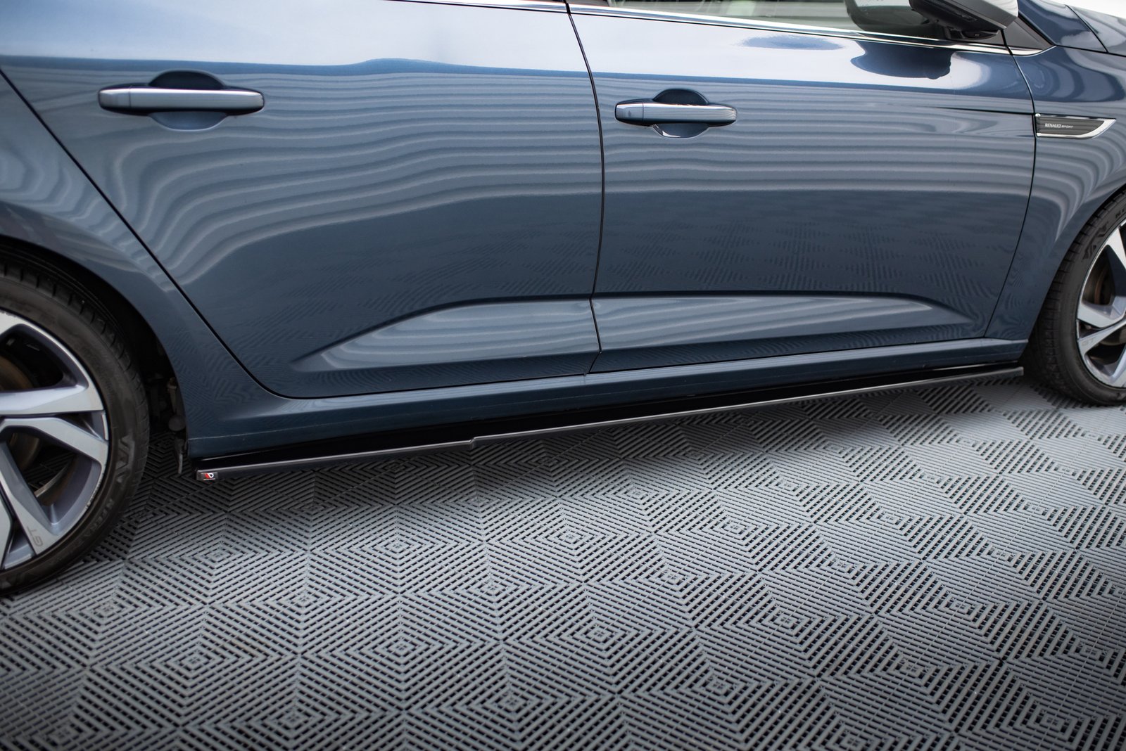 Faldones Laterales con Difusor Renault Megane Hatchback Mk4 - Imagen 2