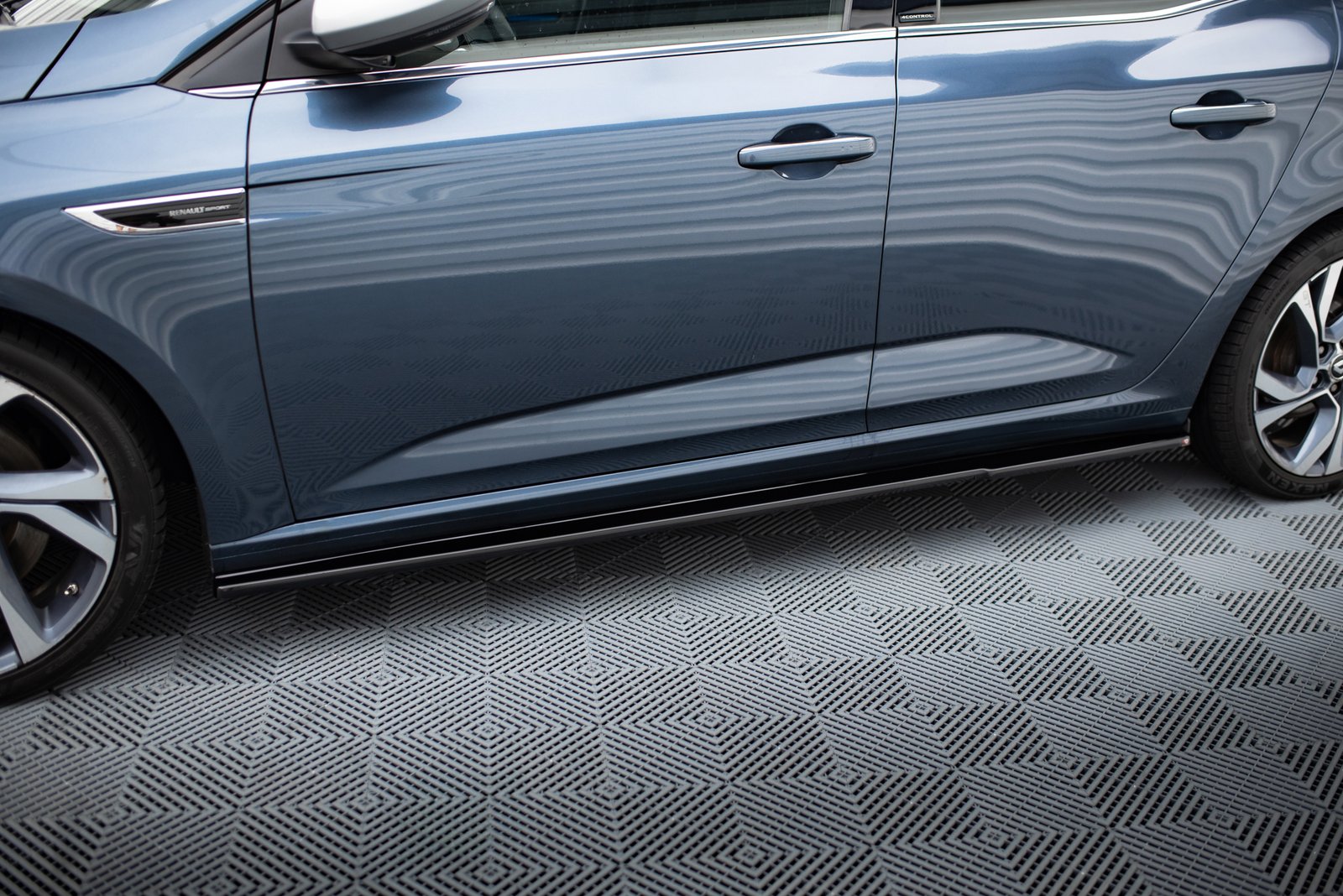 Faldones Laterales con Difusor Renault Megane Hatchback Mk4