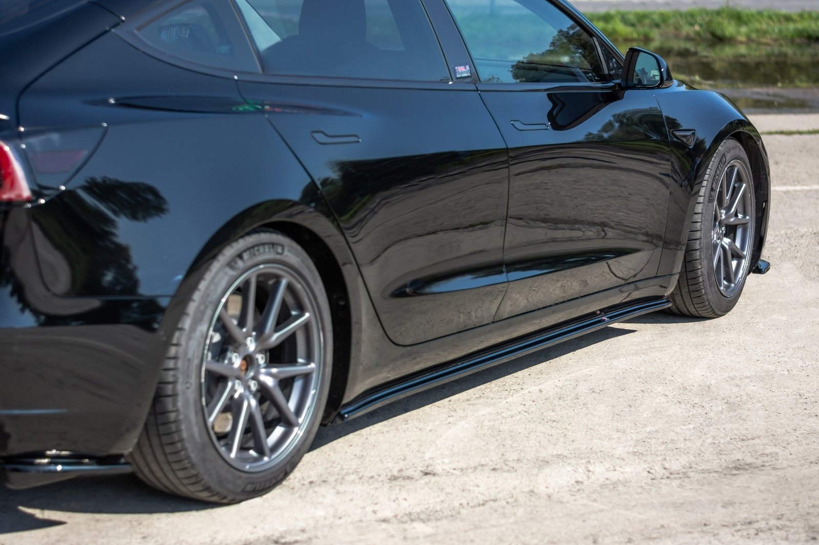 Faldones Laterales con Difusor Tesla Model 3 / Model 3 Performance Mk1 / Mk1 Facelift - Imagen 2