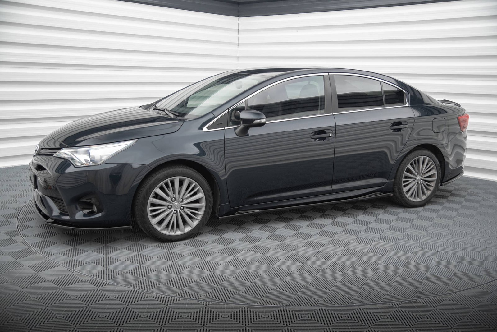 Faldones Laterales con Difusor Toyota Avensis Mk3 Facelift - Imagen 2