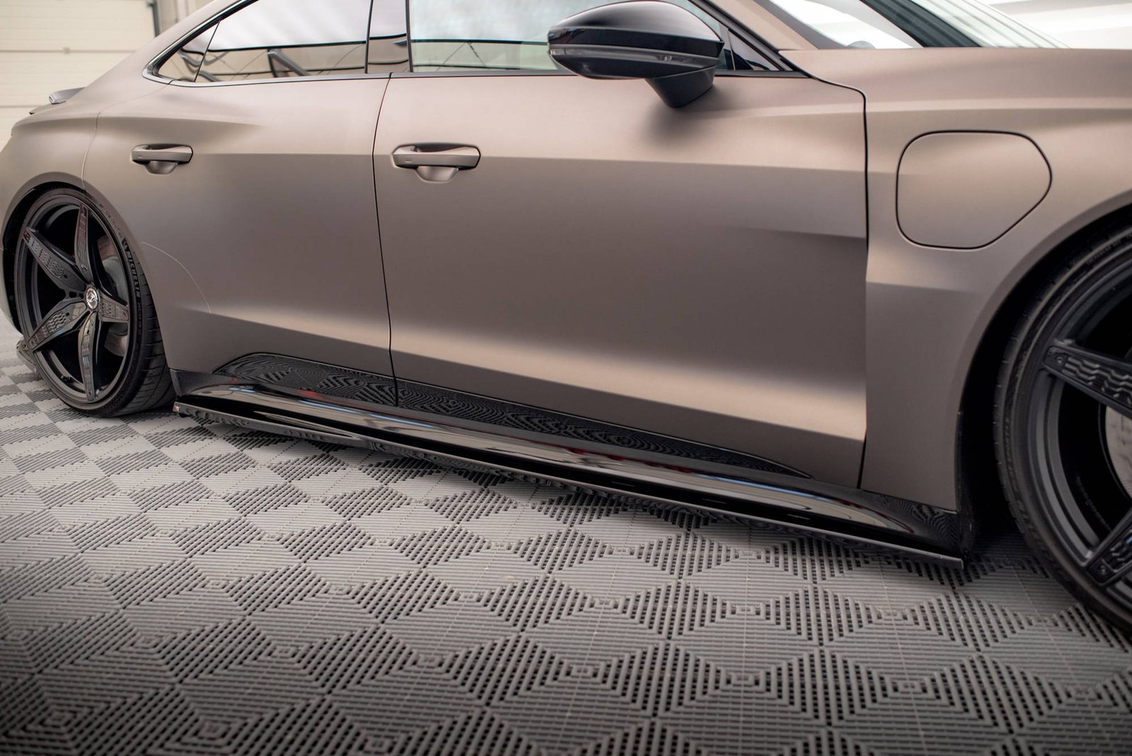 Faldones Laterales con Difusor Audi e-Tron GT / RS GT Mk1