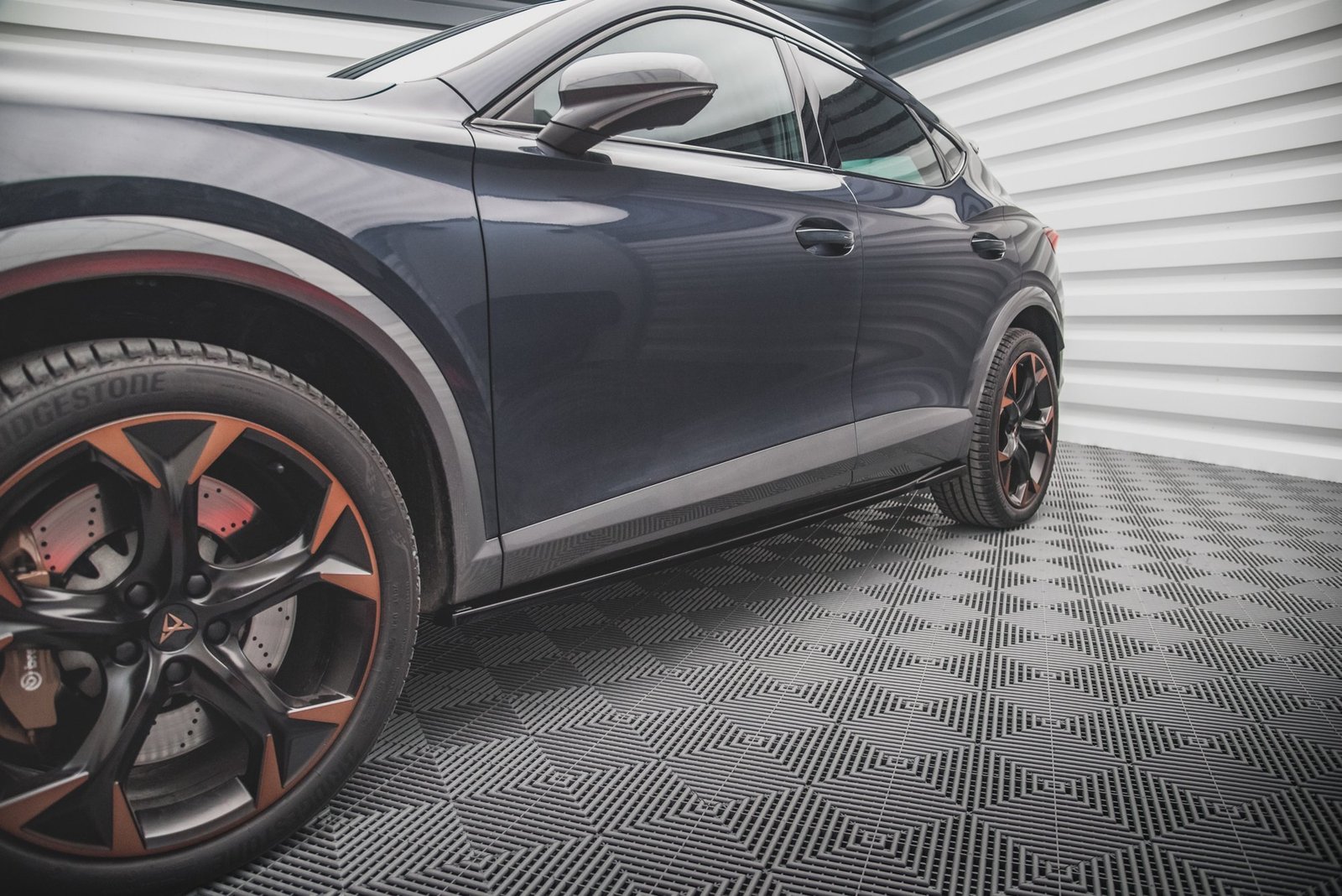 Faldones Laterales con Difusor Cupra Formentor