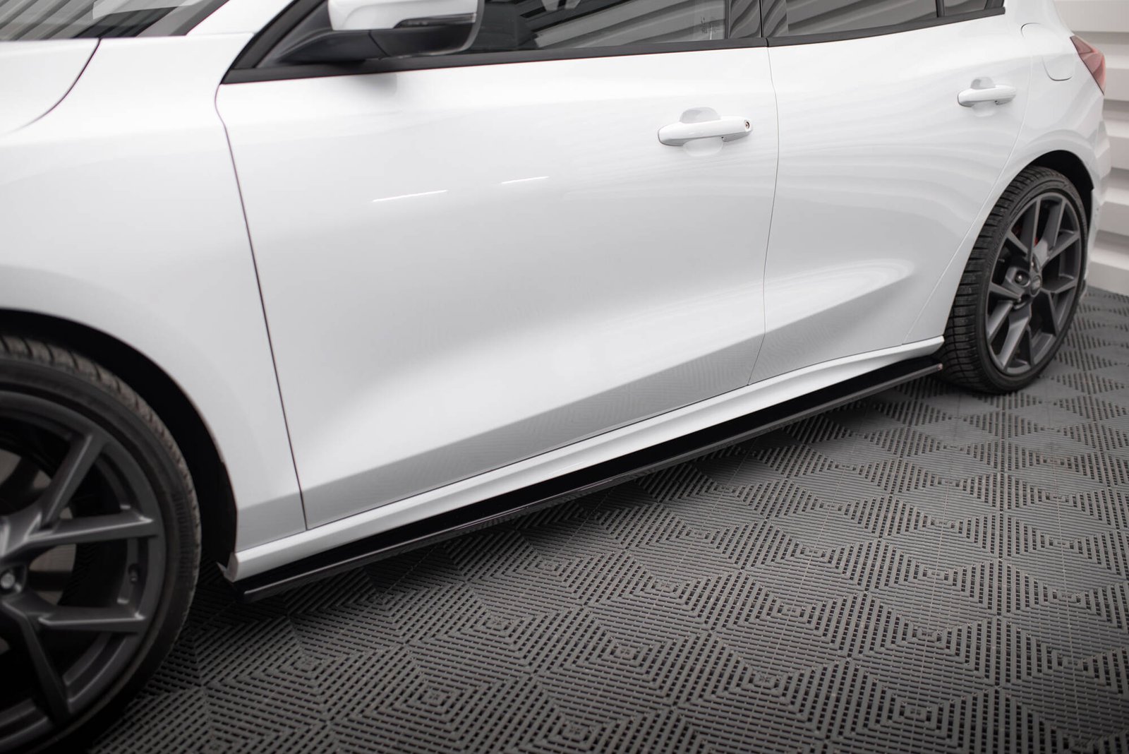 Faldones Laterales con Difusor Ford Focus ST / ST-Line Mk4 - Imagen 6