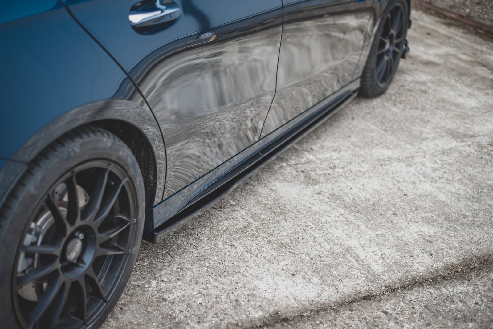 Faldones Laterales con Difusor Mercedes A35 AMG / AMG-Line W177 - Imagen 3
