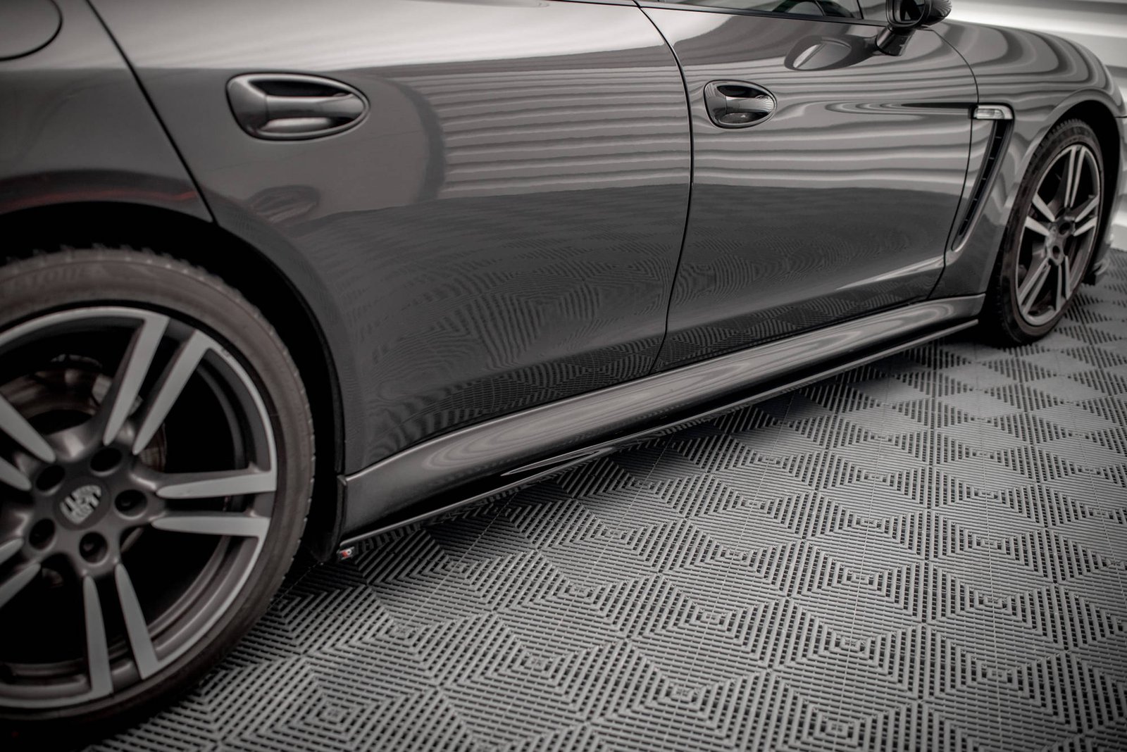 Faldones Laterales con Difusor Porsche Panamera / Panamera Diesel / Panamera Turbo 970