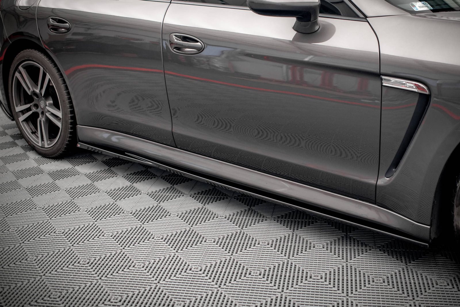 Faldones Laterales con Difusor Porsche Panamera / Panamera Diesel / Panamera Turbo 970 - Imagen 2