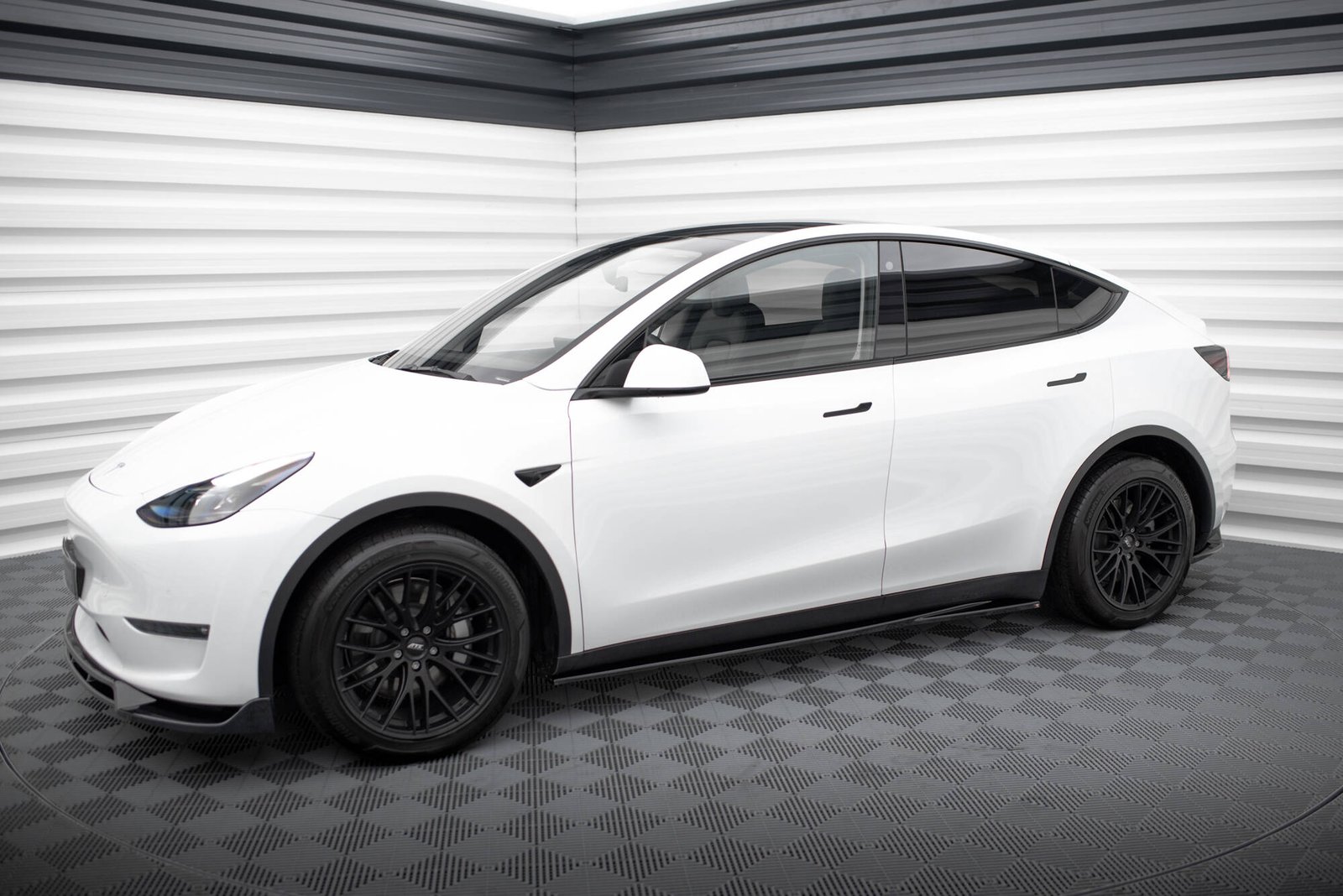 Faldones Laterales con Difusor Tesla Model Y - Imagen 5