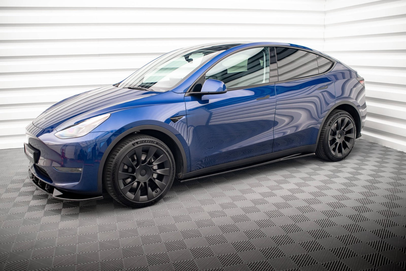 Faldones Laterales con Difusor Tesla Model Y - Imagen 2