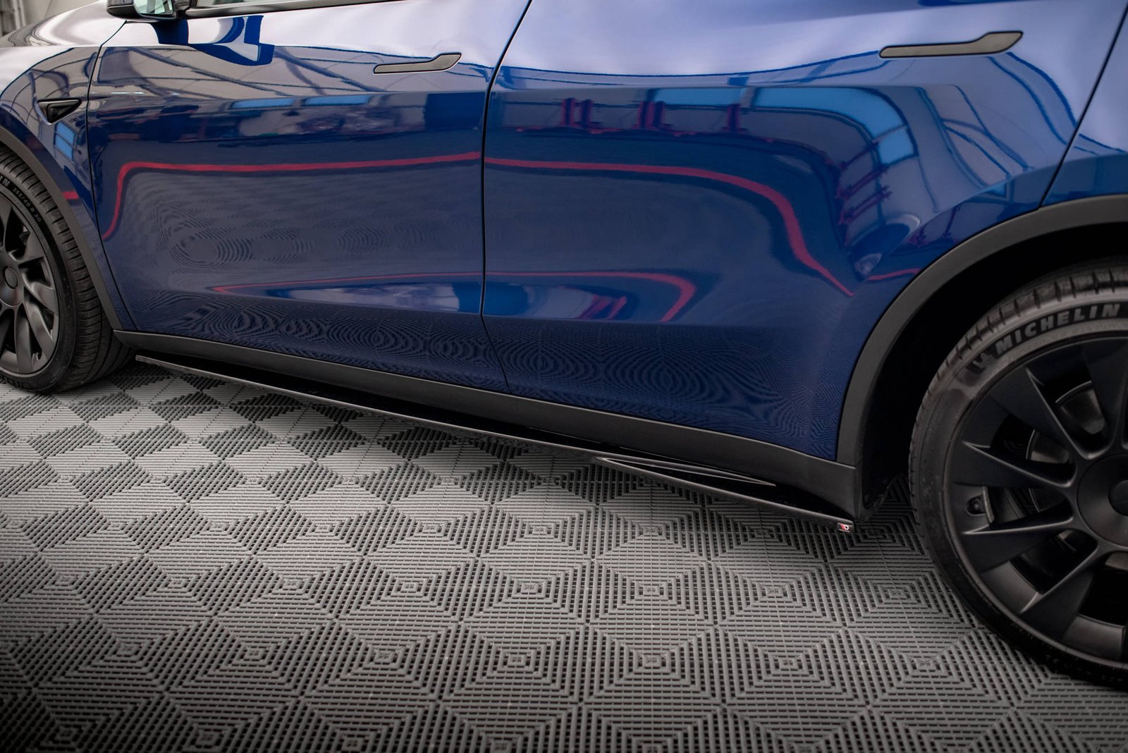 Faldones Laterales con Difusor Tesla Model Y - Imagen 3