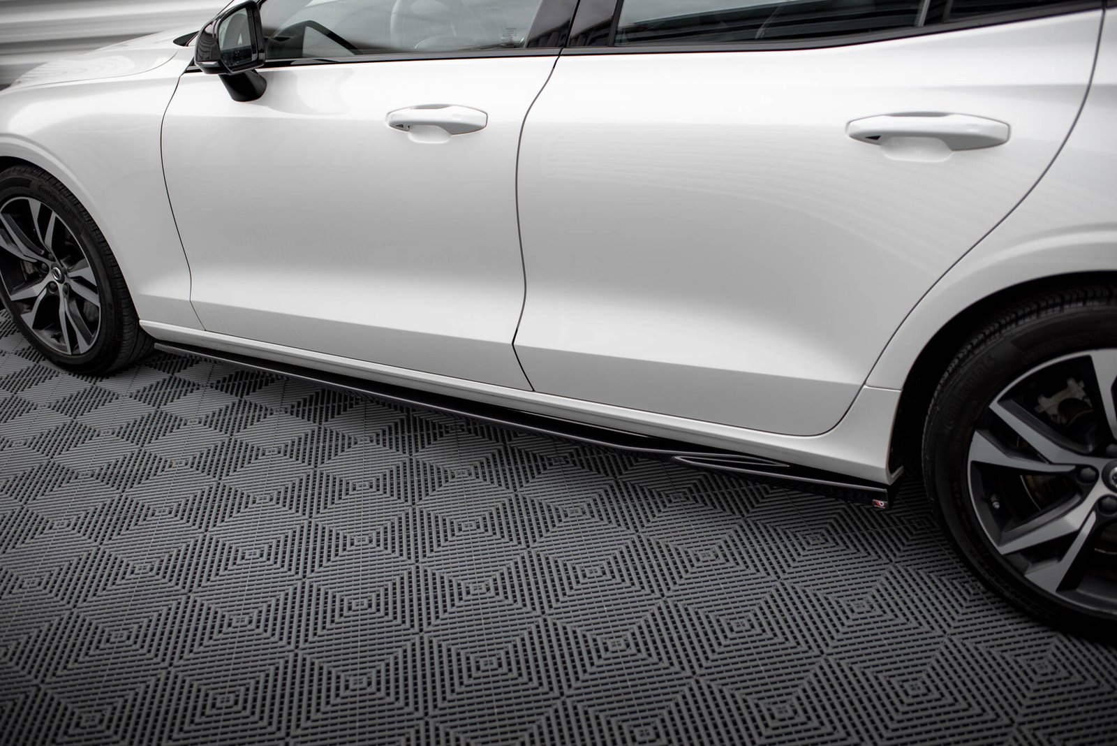 Faldones Laterales con Difusor Volvo S60/V60 R-Design Mk3 - Imagen 2