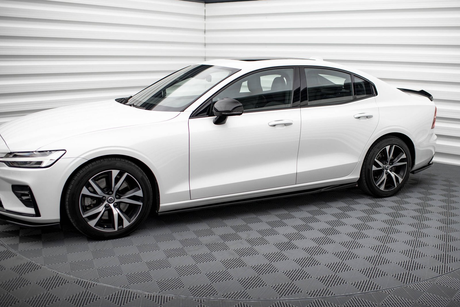 Faldones Laterales con Difusor Volvo S60/V60 R-Design Mk3 - Imagen 3