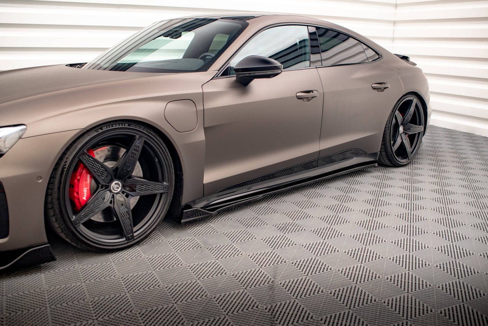 Faldones Laterales con Difusor Audi e-Tron GT / RS GT Mk1