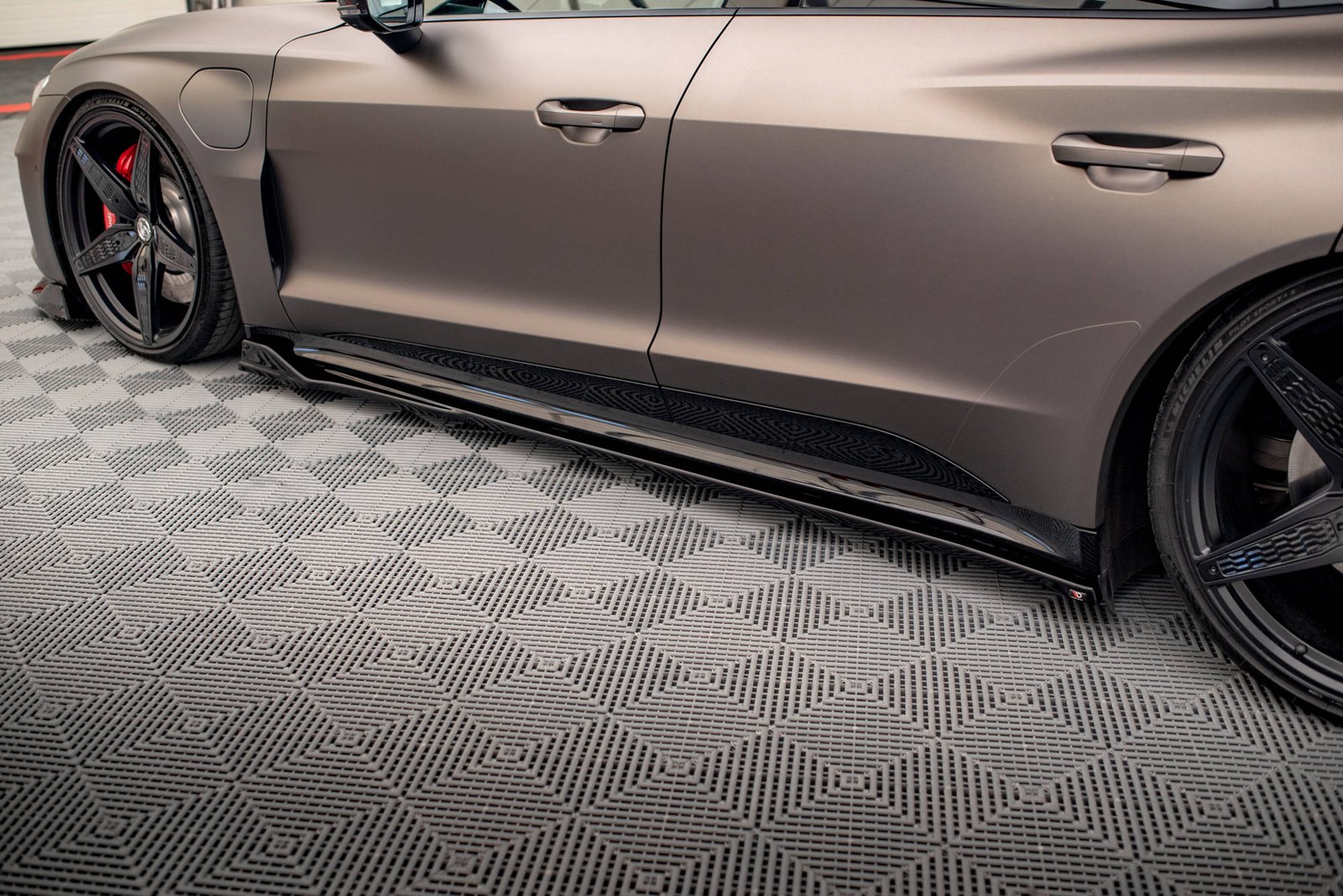 Faldones Laterales con Difusor Audi e-Tron GT / RS GT Mk1 - Imagen 3