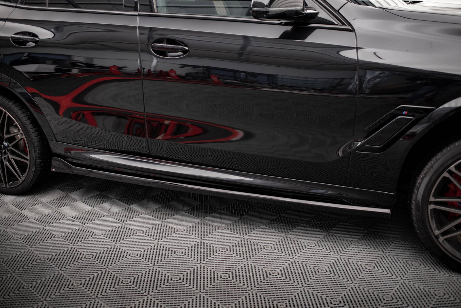Faldones Laterales con Difusor BMW X6 M F96 / X6 M-Pack G06 - Imagen 2
