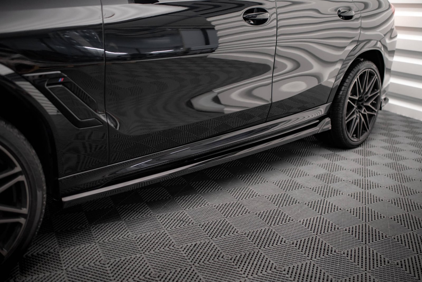 Faldones Laterales con Difusor BMW X6 M F96 / X6 M-Pack G06 - Imagen 3