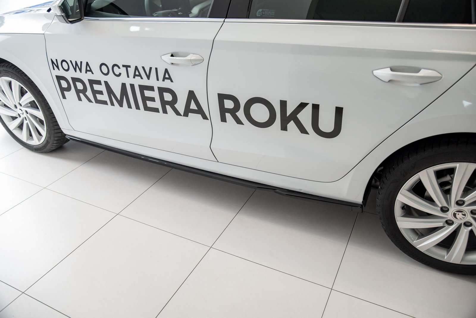 Faldones Laterales con Difusor Skoda Octavia Mk4