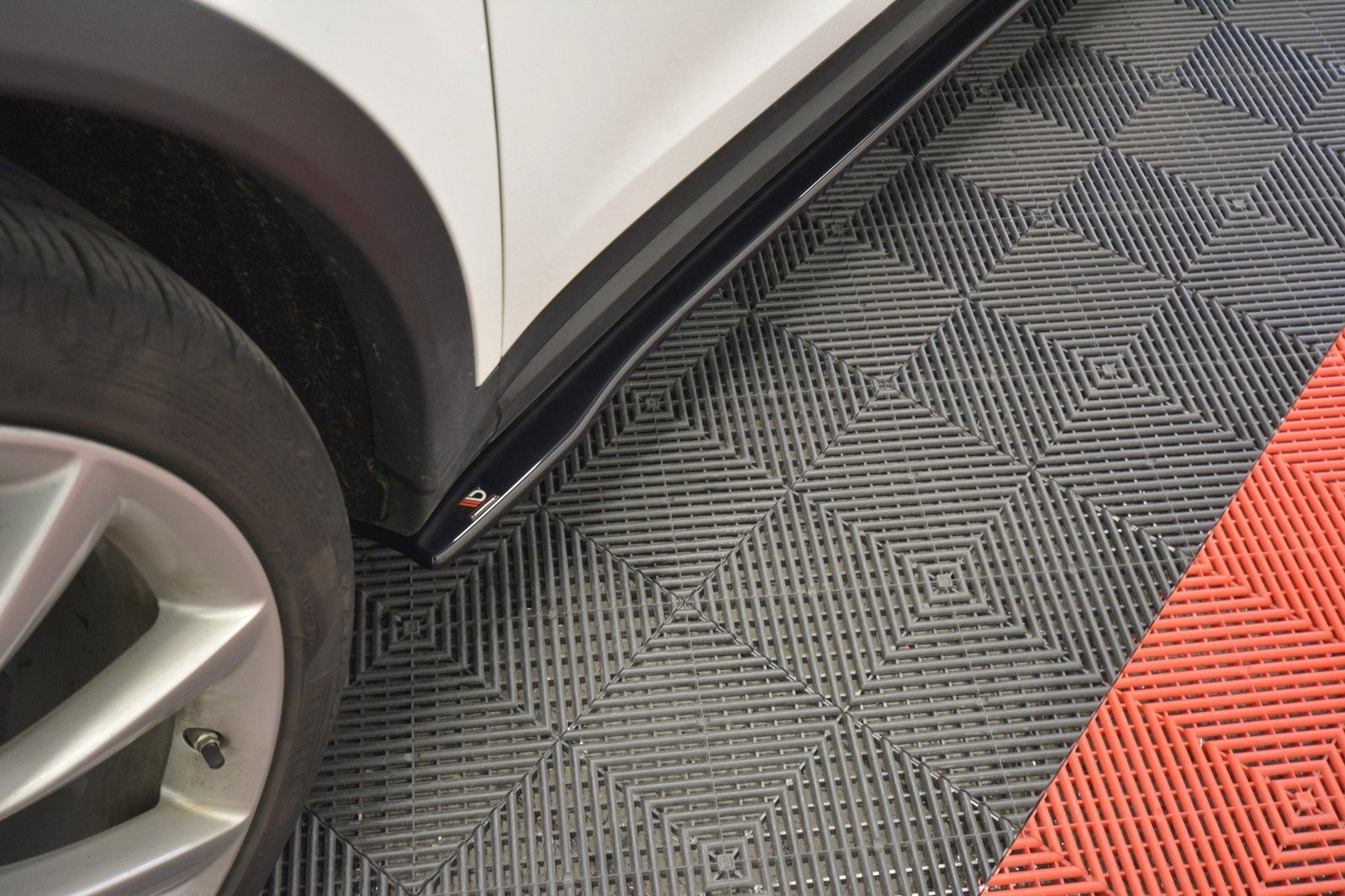 Faldones Laterales con Difusor Tesla Model X Mk1 - Imagen 2
