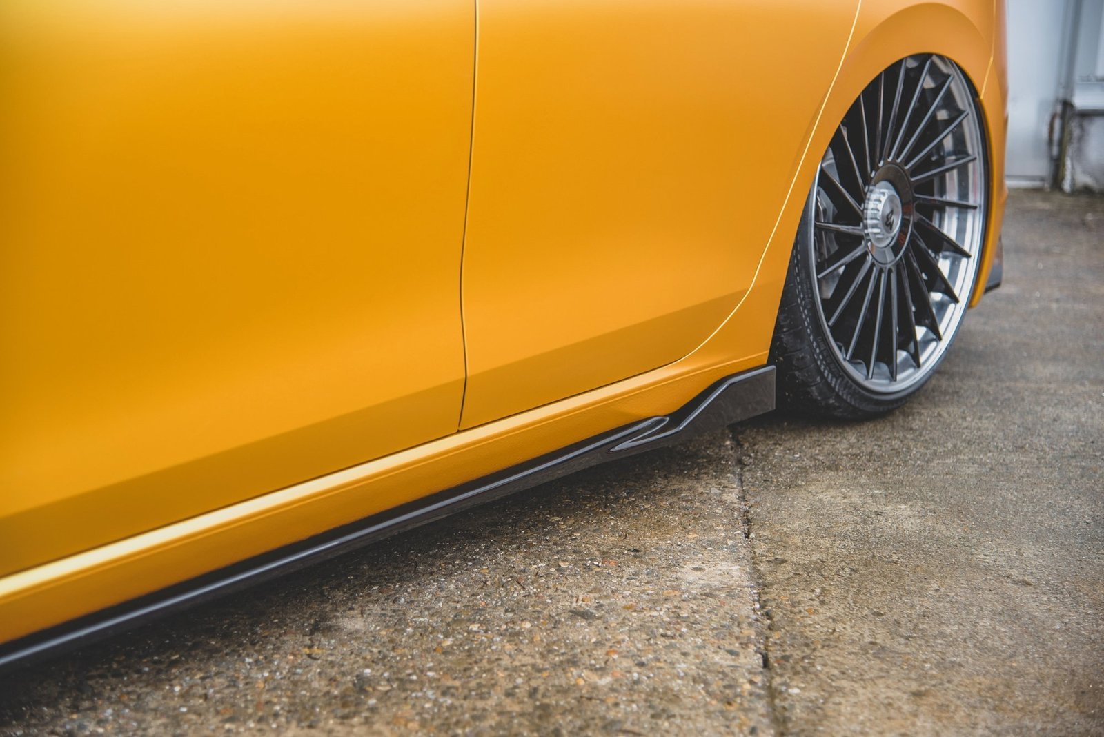 Faldones Laterales con Difusor Volkswagen Golf Hatchback Mk8 - Imagen 3