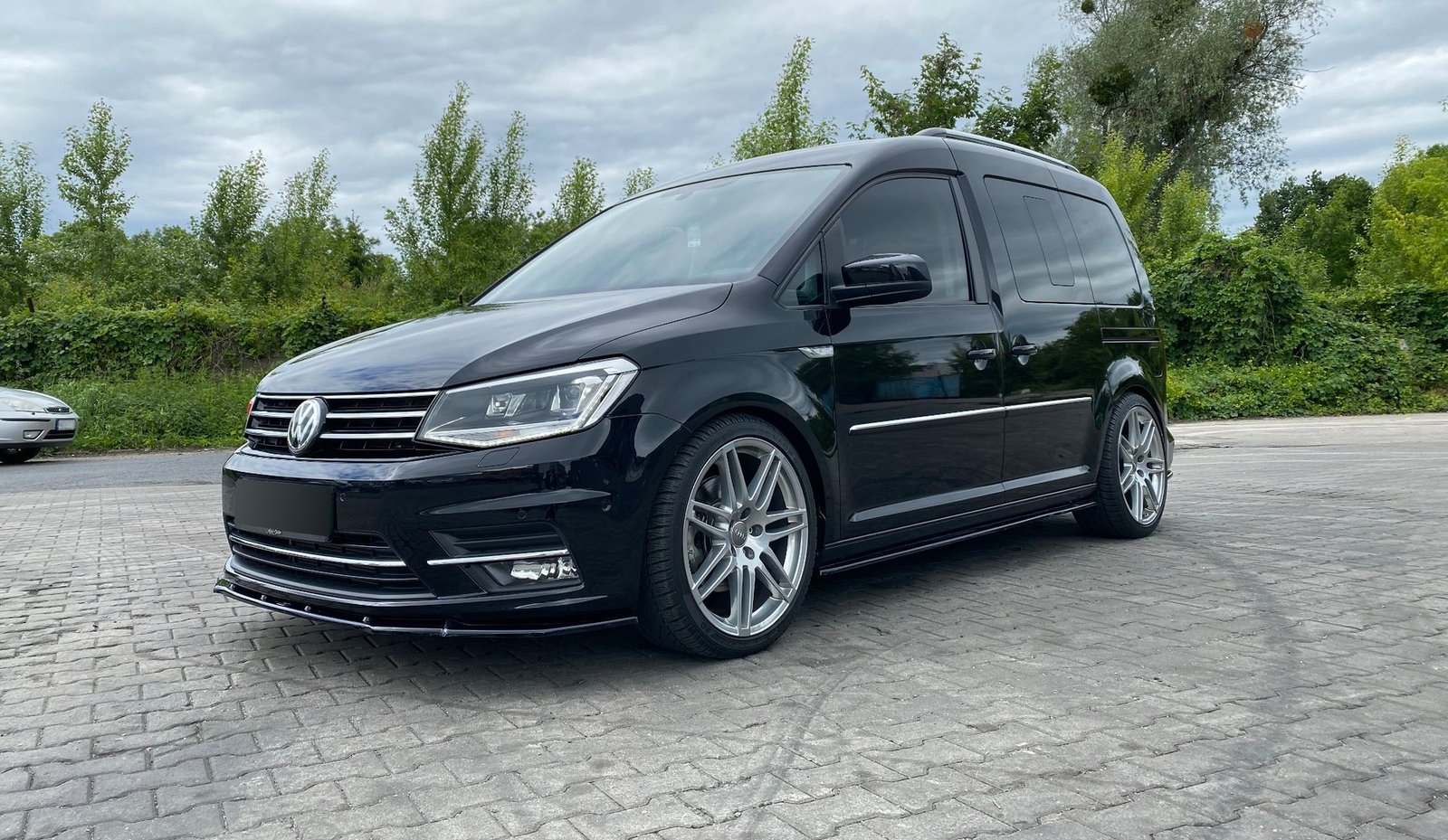 Faldones Laterales con Difusor Volkswagen Caddy Mk. 4 - Imagen 3