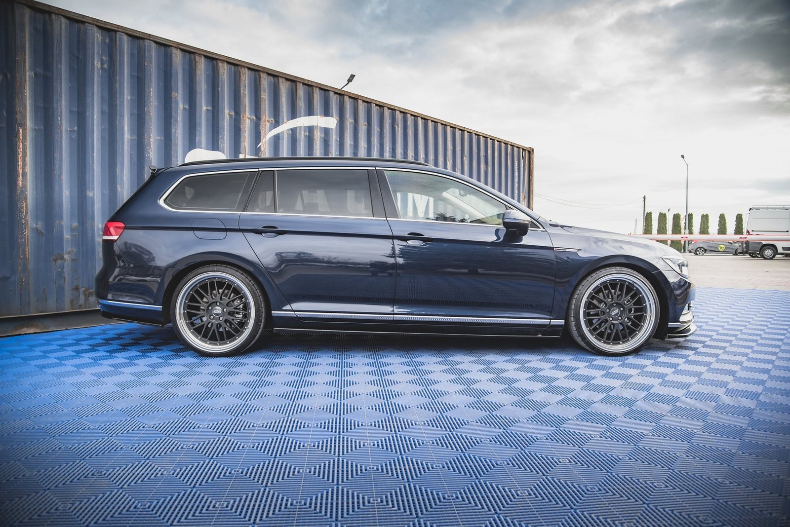 Faldones Laterales con Difusor Volkswagen Passat B8 - Imagen 2