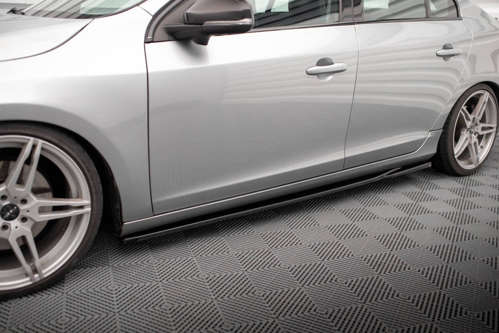 Faldones Laterales con Difusor Volvo S60 Standard / R-Design Mk2 / Mk2 Facelift - Imagen 5