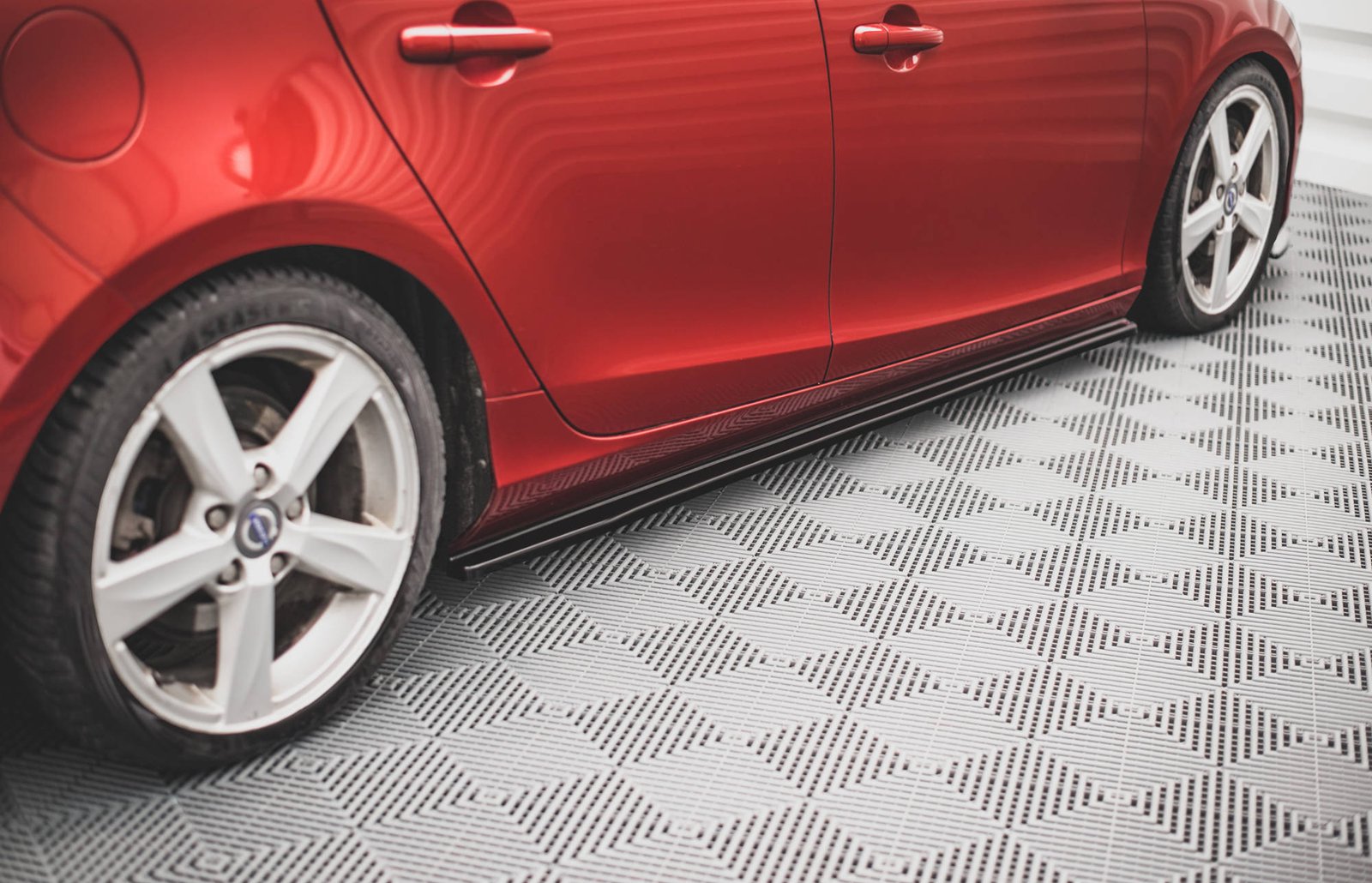 Faldones Laterales con Difusor Volvo V40