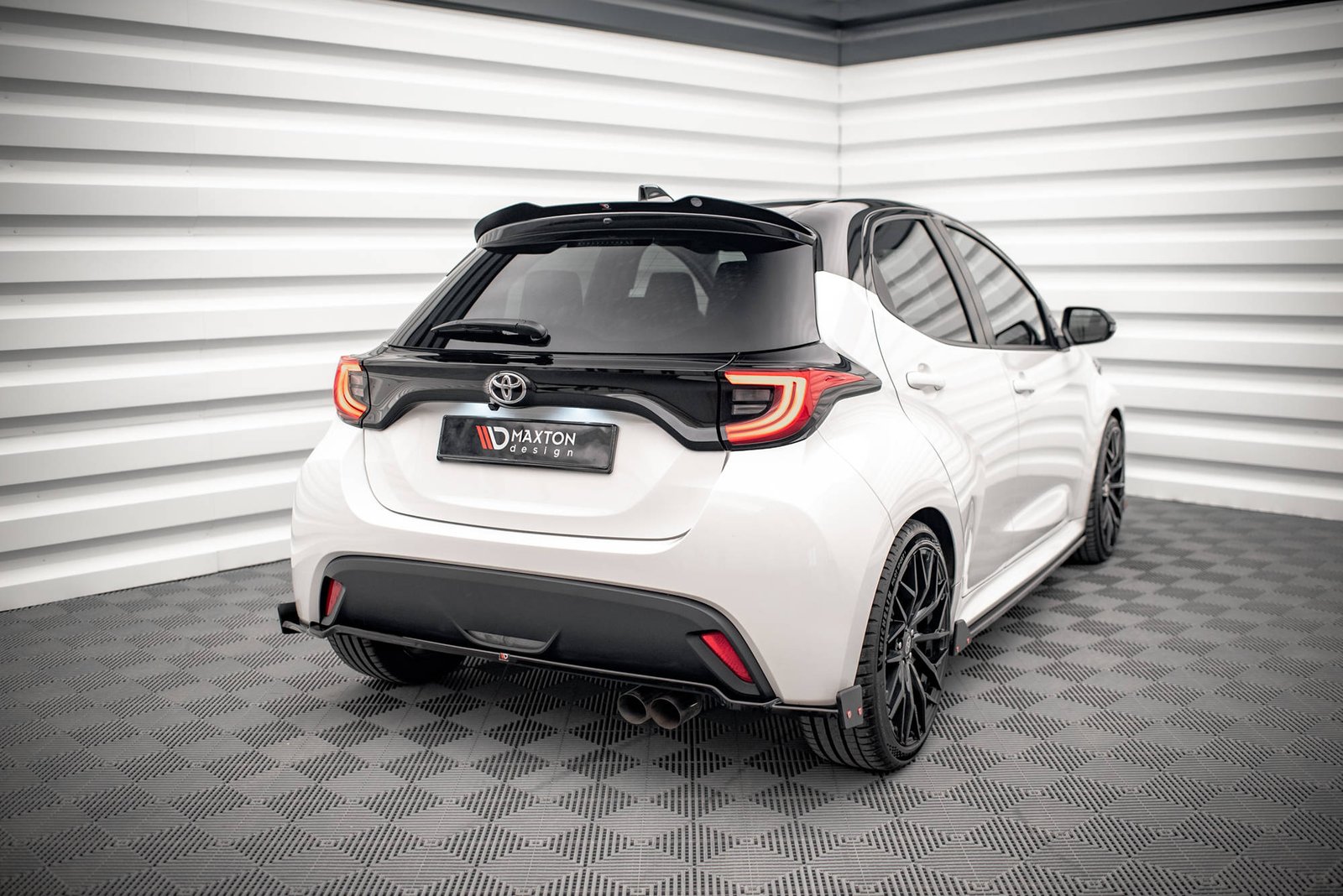 Extensión de Alerón Toyota Yaris Mk4 - Imagen 2