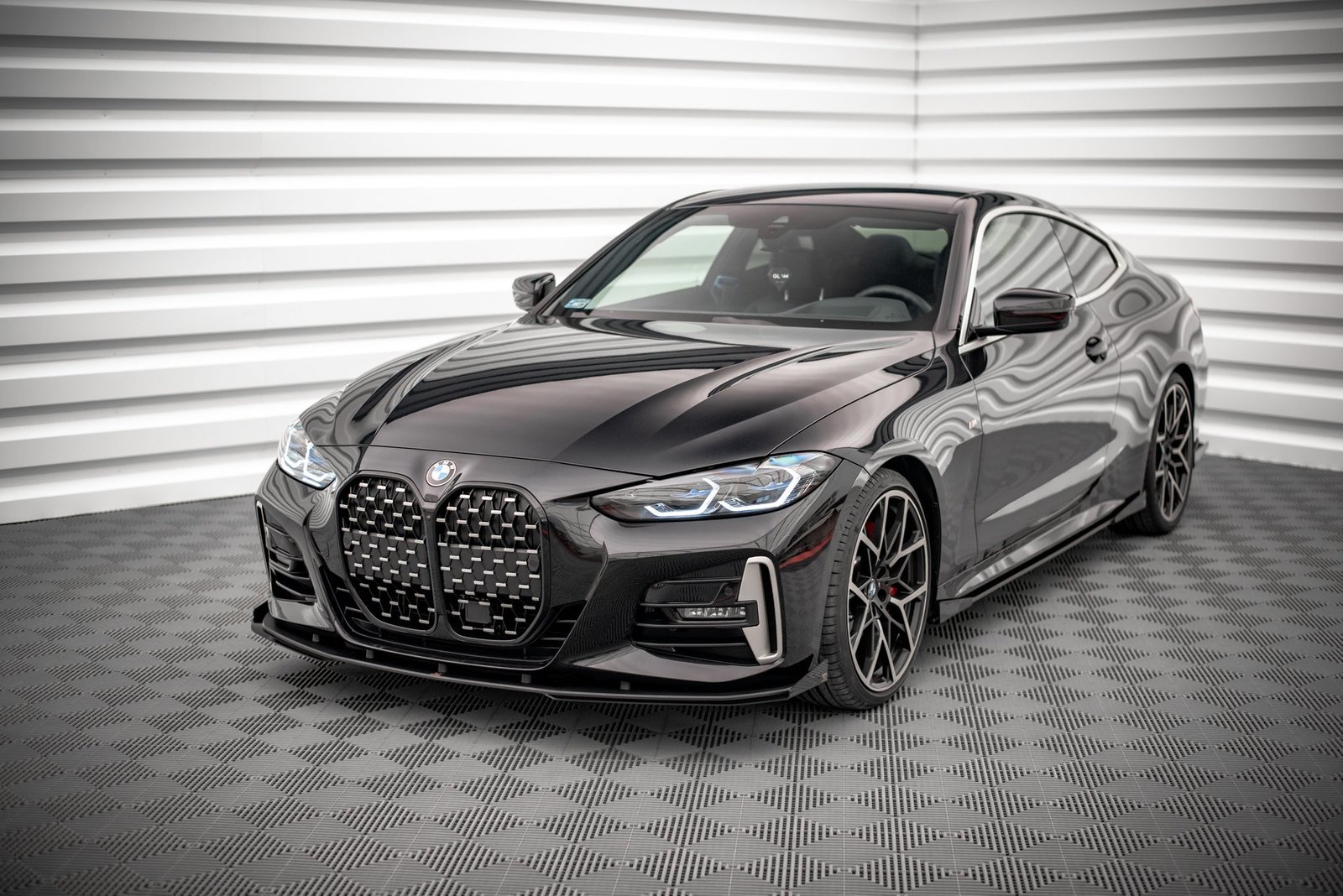 Street Pro Splitter Delantero + Flaps Aerodinámicos BMW 4 M-Pack / M440i G22 / G23 / G22 Facelift / G23 Facelift