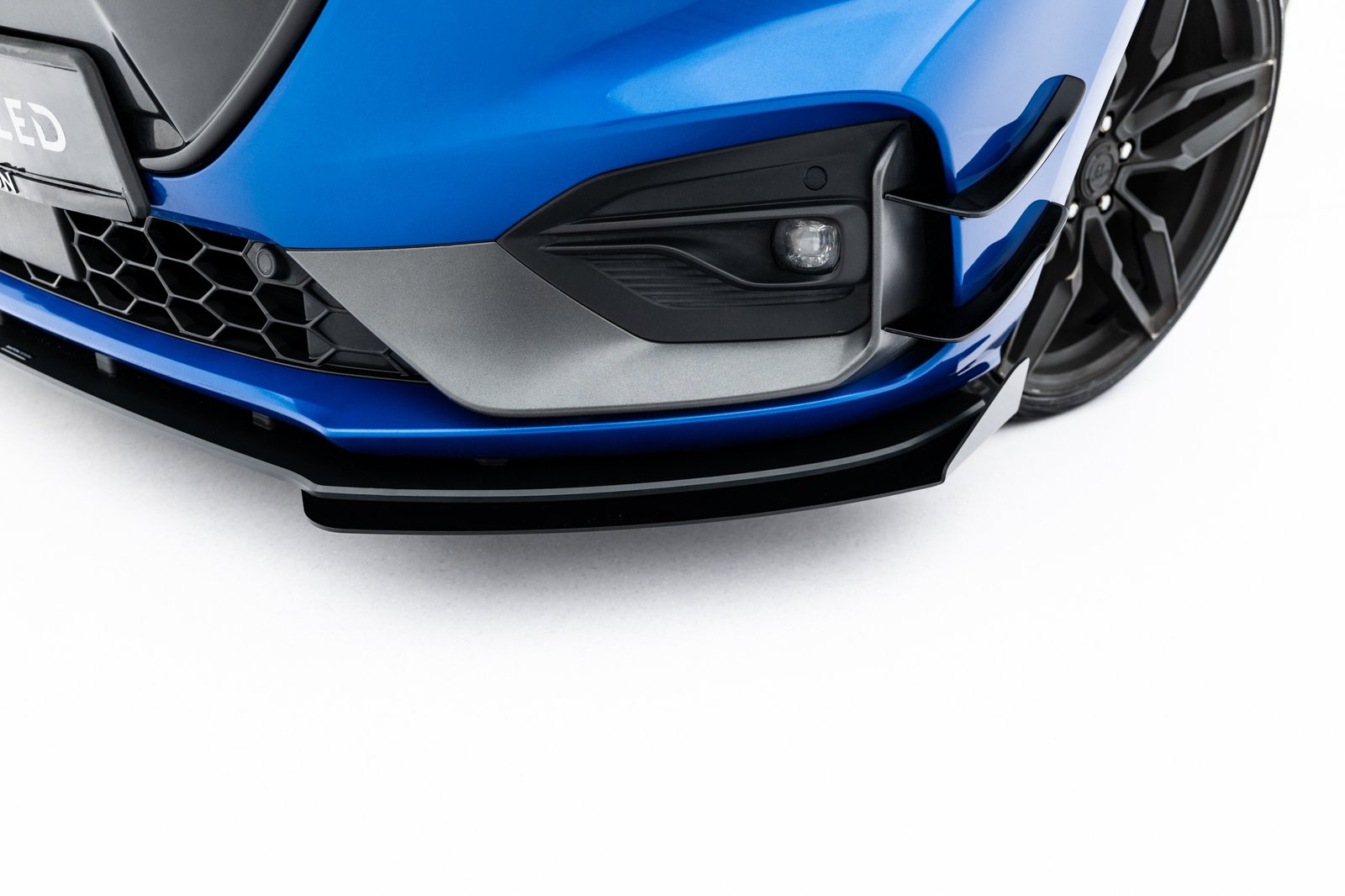 Street Pro Splitter Delantero + Flaps Aerodinámicos Ford Focus ST / ST-Line Mk4 - Imagen 4