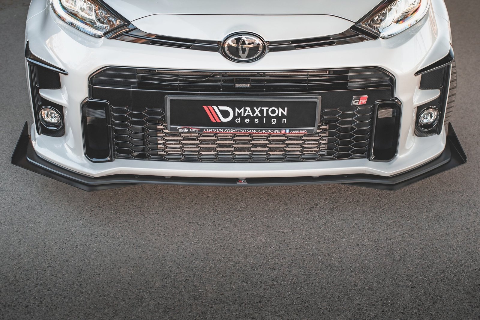 Street Pro Splitter Delantero + Flaps Aerodinámicos Toyota GR Yaris Mk4